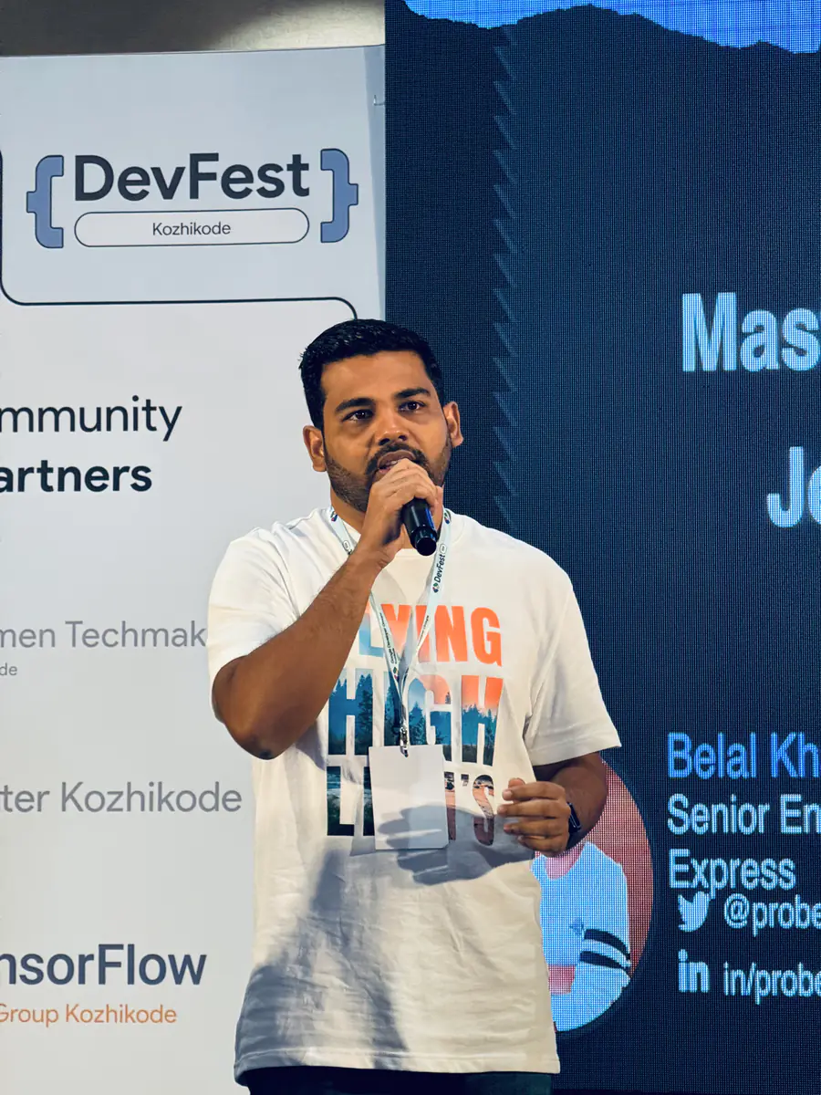 Belal Khan speaking at DevFest Kozhikode